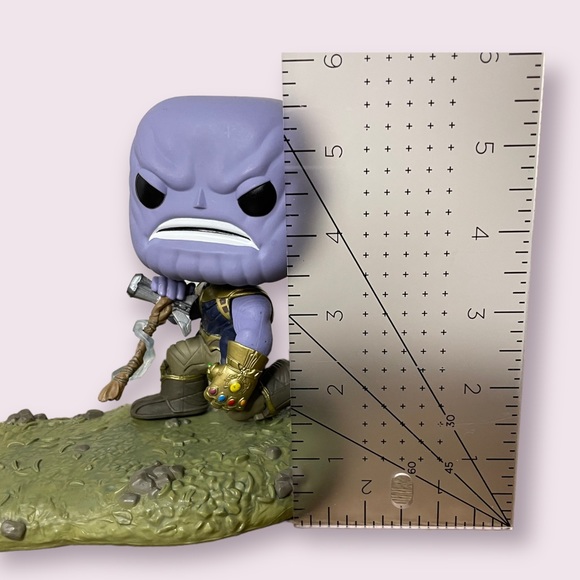 Thanos Out Of Box - Picture 10 of 14